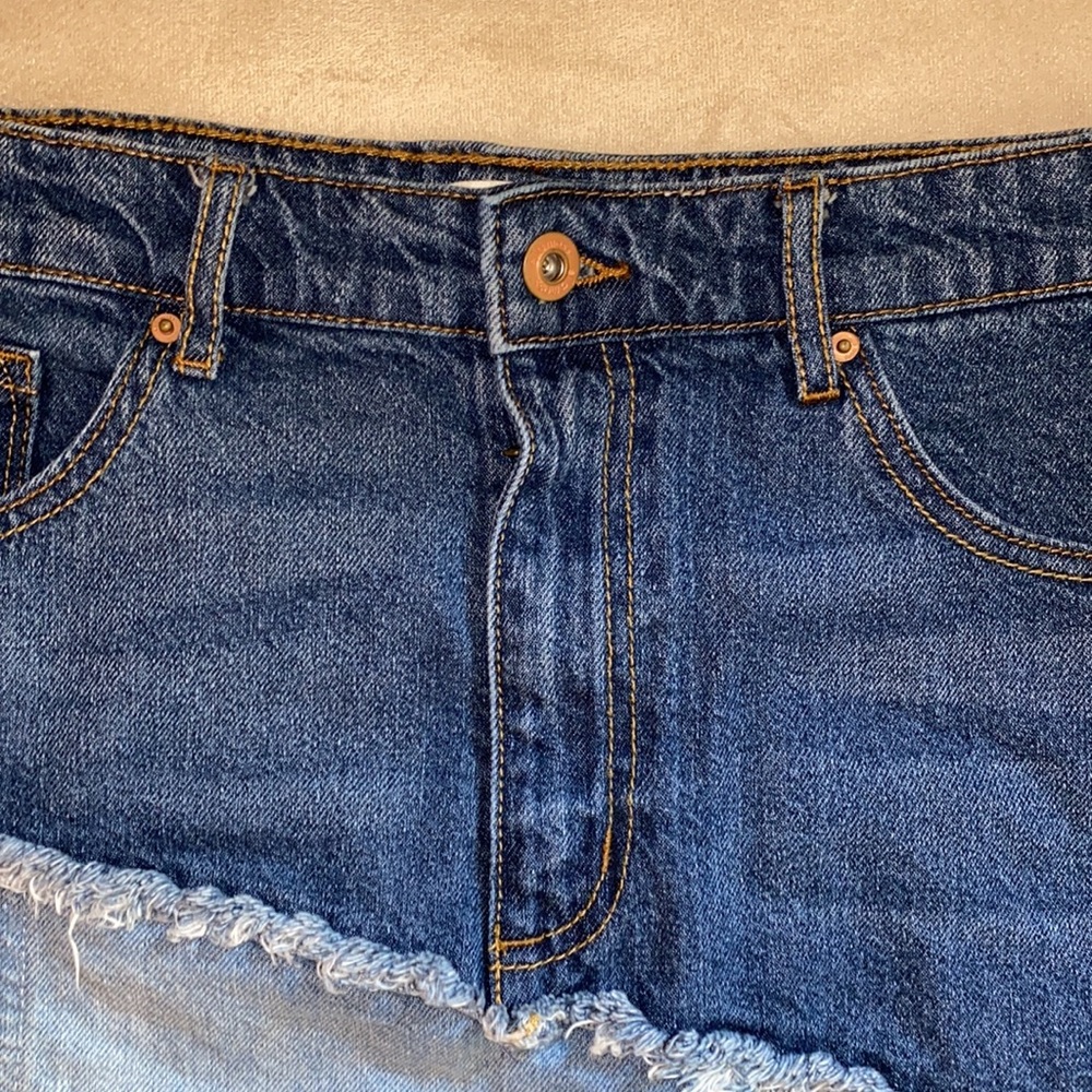 Scrolling Frayed Seam Jean Mini Skirt - Picture 2 of 8